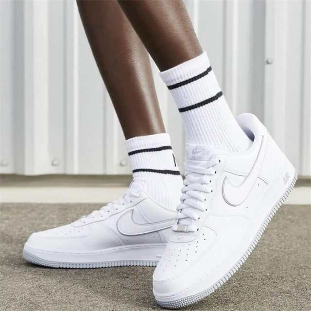 ナイキ エア フォース 1 07 NIKE AIR FORCE 1 07 ホワイト/ホワイト/ウルフグレー DV0788-100