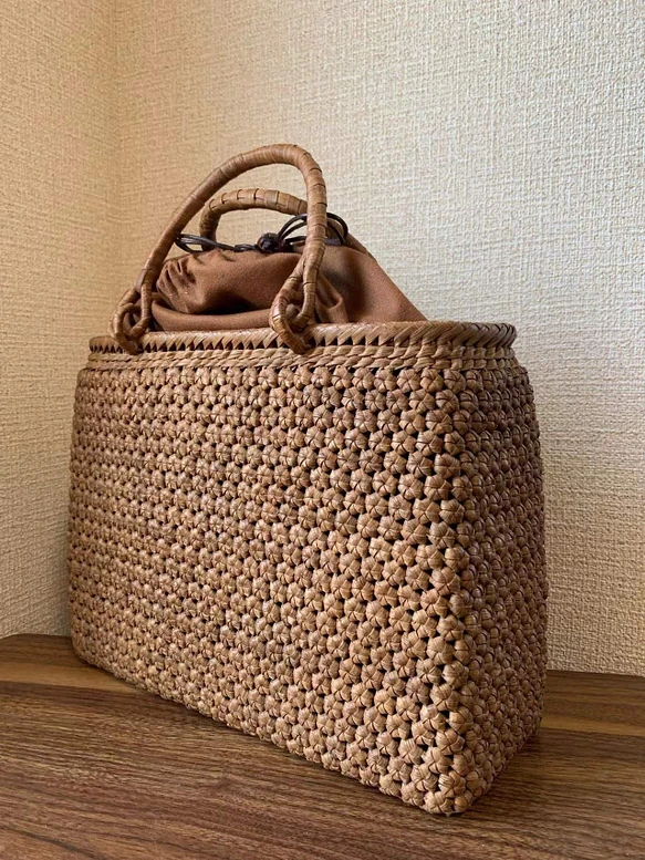 山葡萄籠バッグ　手作り　かごバッグ　細ひご　小花編み　肩掛けタイプ 山葡萄籠バッグ 手作り かごバッグ 細ひご 小花編み 肩掛けタイプ