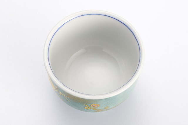 九谷焼 色絵金彩 盃 梅紋 藍白 /錦山窯 KINZAN 和食器 酒器 人気 ギフト 贈り物 結婚祝い 内祝い お祝い ギフト 花以外