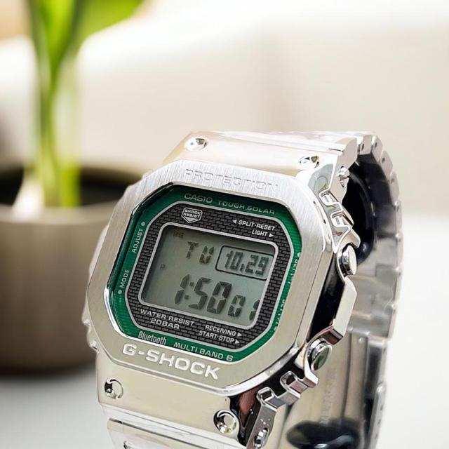 【新品＆安心の正規品】腕時計コレクターにの定番Gショック フルメタル  G-SHOCK BABY-G カシオ 流通限定モデル2024 グリーンがワンポイントの文字盤 電波ソーラーGMW-B5000D-3JF ブルートゥース対応  55000番のメタルシリーズ