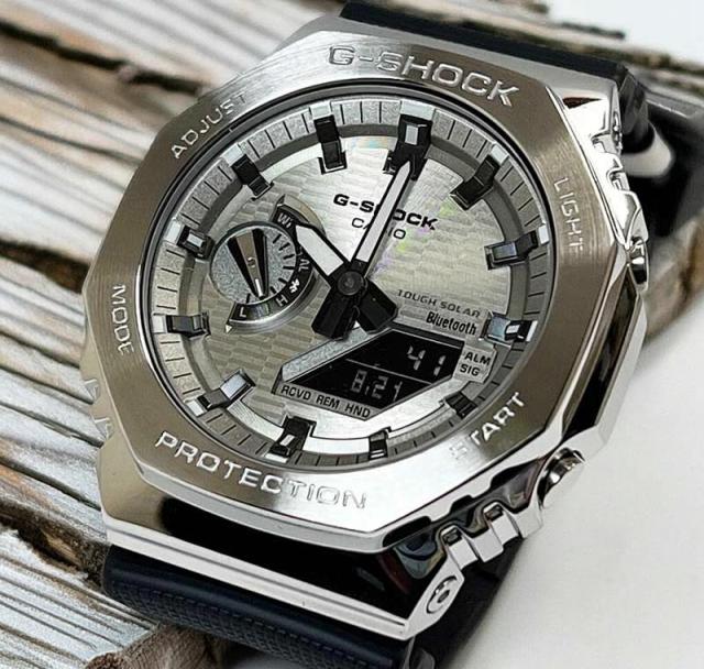 【新品＆安心の正規品】カシオ 腕時計 G-SHOCK ジーショック 国内正規品メタルカバード Bluetooth搭載 タフソーラー 環境配慮素材使用 GBM-2100A-8BJF メンズ ライトイエローゴールド