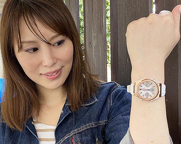 恋人たちのGショック ペアウオッチ G-SHOCK BABY-G ペア腕時計 カシオ 2本セット gショック ベビーg 電波ソーラー AWG-M100A-1AJF MSG-W600G-7AJF  ラッピング無料 手書きのメッセージカード あす楽対応　クリスマス プレゼント 誕生日 御祝い還暦 銀婚式 結婚記念日 婚約の通販は