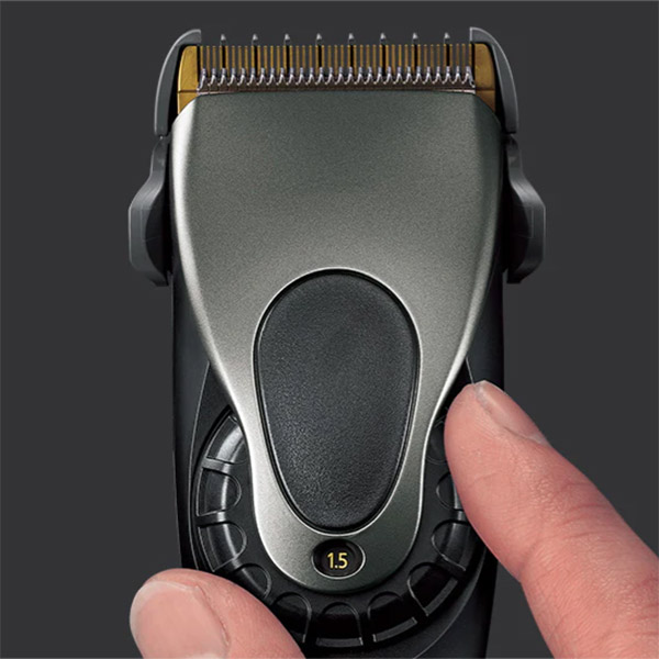 正規品！RSL］Panasonic プロ リニアバリカン ER-GP86-K【パナソニック バリカン トリマー ヘアトリマー 散髪 充電式コードレス 新リニアバリカン プロ仕様 高性能モデル 安心設計 ハイパワー 充電交流式 サロン専売 美容専売】ＥＲ-ＧＰ86Ｋ
