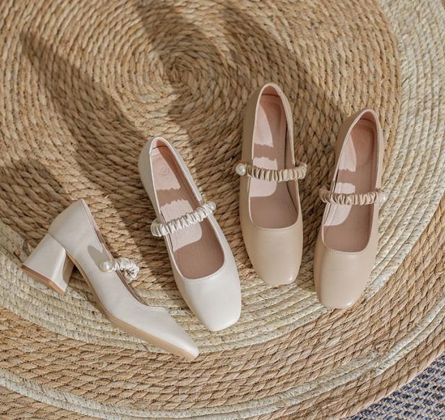 パンプス レザー チャンキーヒール l スクエアトゥ シューズ 靴 シンプル 無地 ゴムバンド パール 3.5cm 5.5cmヒール ミドルヒール 大