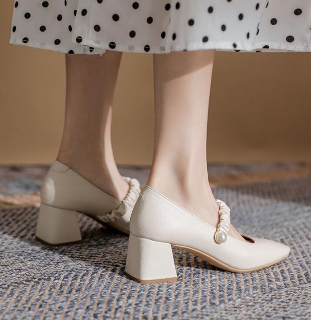 パンプス レザー チャンキーヒール l スクエアトゥ シューズ 靴 シンプル 無地 ゴムバンド パール 3.5cm 5.5cmヒール ミドルヒール 大