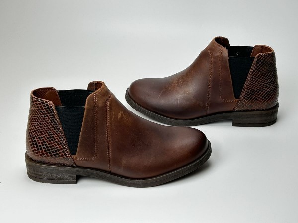 訳あり品 クラークス デミ2ビート 23.5cm US7.0  ダークタン 26152058 女性用 CLARKS DEMI 2 BEAT (cl384)