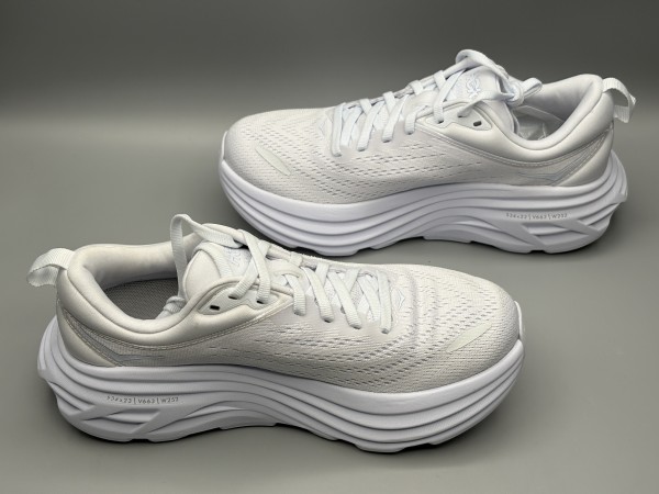 訳あり品 HOKA ホカ ランニングシューズ ボンダイ 8 23.0cm US6.0 ホワイト×ホワイト レディース (ho020)