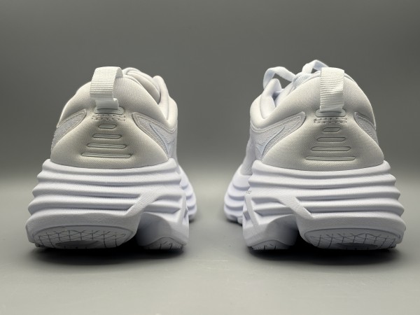 訳あり品 HOKA ホカ ランニングシューズ ボンダイ 8 23.0cm US6.0 ホワイト×ホワイト レディース (ho020)