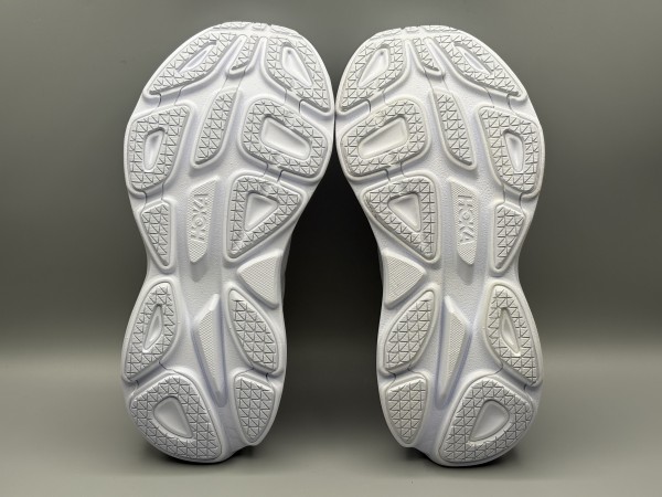 訳あり品 HOKA ホカ ランニングシューズ ボンダイ 8 23.0cm US6.0 ホワイト×ホワイト レディース (ho020)