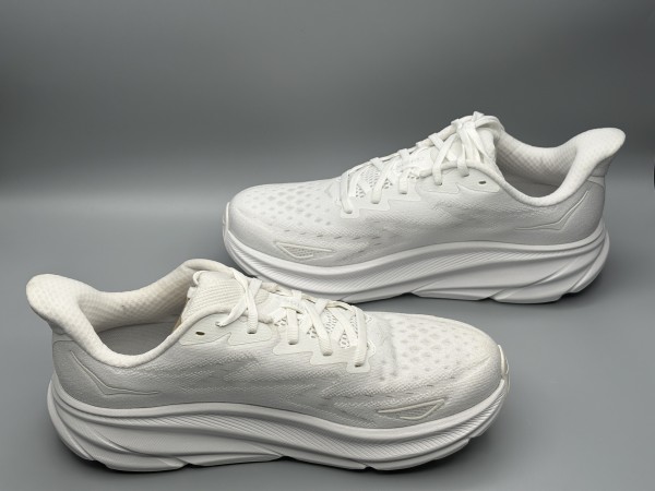 訳あり品 HOKA ホカ ランニングシューズ クリフトン 9 27.0cm US9.0 ホワイト×ホワイト メンズ (ho021)