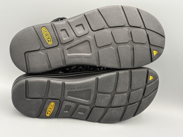 訳あり品 キーン ユニーク 26.5cm US8.5 ブラックxブラック 1014097 男性用 KEEN UNEEK 並行輸入品 (ke185)