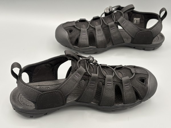 訳あり品 キーン クリアウォーター CNX 27.0cm US9.0 トリプルブラック 1026311 男性用 KEEN 並行輸入品 (ke186)