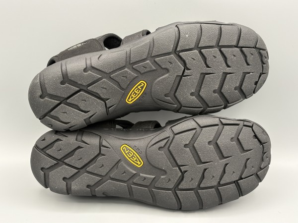 訳あり品 キーン クリアウォーター CNX 27.0cm US9.0 トリプルブラック 1026311 男性用 KEEN 並行輸入品 (ke186)