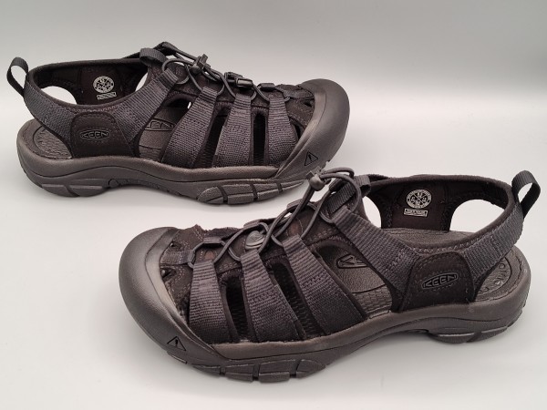 訳あり品 キーン ニューポート H2 26.5cm US8.5 トリプルブラック KEEN 1022258 TRIbLK 男性用 KEEN NEWPORT H2 並行輸入品 (ke189)