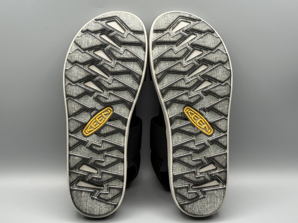 訳あり品 キーン エル バックストラップ 24.5cm US7.5 ブラック 女性用 KEEN ELLE BACKSTRAP 並行輸入品 (ke195)