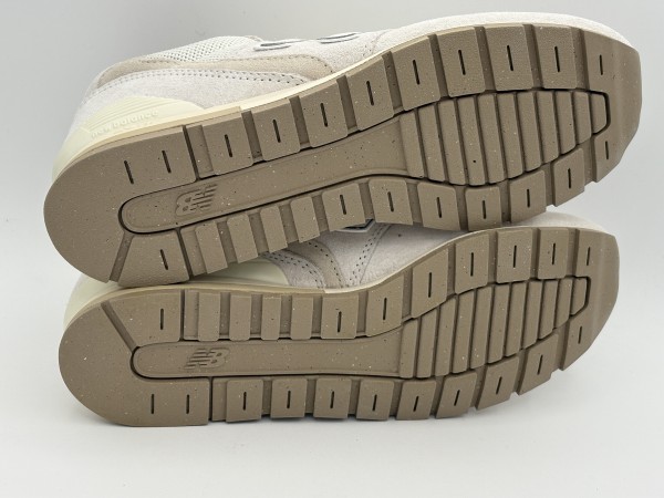 訳あり品 ニューバランス スニーカー 23.5cm US5.5 グレー/73 CM996UM2 男性用兼女性用 NEW BALANCE (nb620)