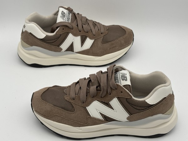 訳あり品 ニューバランス スニーカー M5740ESB 27.0cm US9.0 ブラウン/BROWN M5740ESB 男性用兼女性用 NEW BALANCE (nb625)