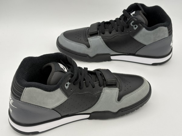 訳あり品 ナイキ スニーカー エア トレーナー 1 27.0cm ブラック×ダークグレー FD0808-001 男性用兼女性用 NIKE (ni119)