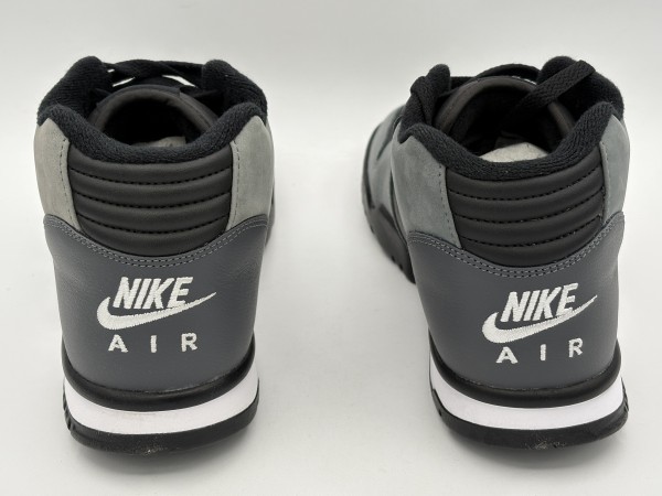 訳あり品 ナイキ スニーカー エア トレーナー 1 27.0cm ブラック×ダークグレー FD0808-001 男性用兼女性用 NIKE (ni119)