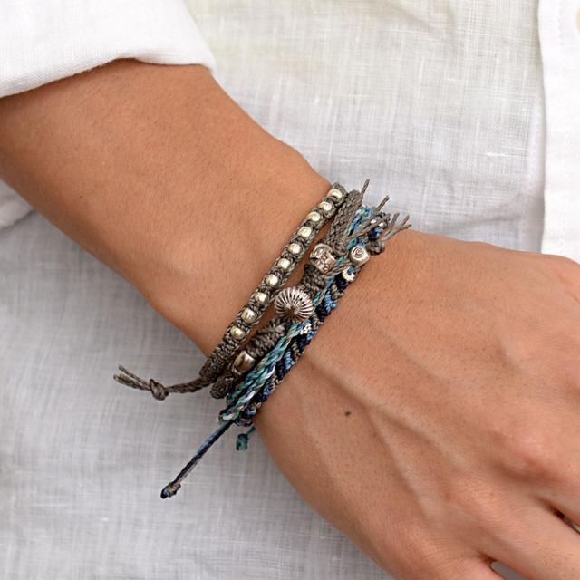 ブレスレット メンズ Cavaria キャバリア 4連ブレスレット 即日発送 ユニセックス カレンシルバー ビーズ ホワイト グレー ピンク レッドの通販はau Pay マーケット Silver Bullet シルバーバレット