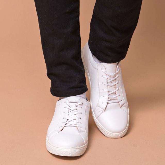 スニーカー メンズ おしゃれ シューズ 靴 クツ くつ 本革 レースアップ 靴 シューズ レザー ローカット シンプル ベーシック 無地 ブラック ホワイト 黒 白 25cm 25.5cm 26cm 26.5cm 27cm 27.5cm 男性 男 SARABANDE サラバンド メンズファッション 即日発送 [6121]