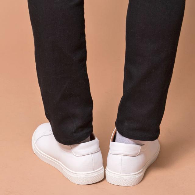 スニーカー メンズ おしゃれ シューズ 靴 クツ くつ 本革 レースアップ 靴 シューズ レザー ローカット シンプル ベーシック 無地 ブラック ホワイト 黒 白 25cm 25.5cm 26cm 26.5cm 27cm 27.5cm 男性 男 SARABANDE サラバンド メンズファッション 即日発送 [6121]