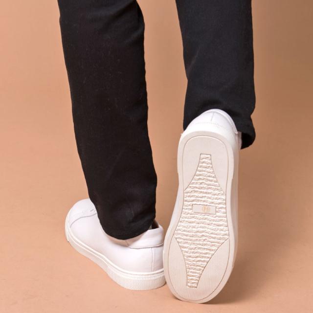 スニーカー メンズ おしゃれ シューズ 靴 クツ くつ 本革 レースアップ 靴 シューズ レザー ローカット シンプル ベーシック 無地 ブラック ホワイト 黒 白 25cm 25.5cm 26cm 26.5cm 27cm 27.5cm 男性 男 SARABANDE サラバンド メンズファッション 即日発送 [6121]