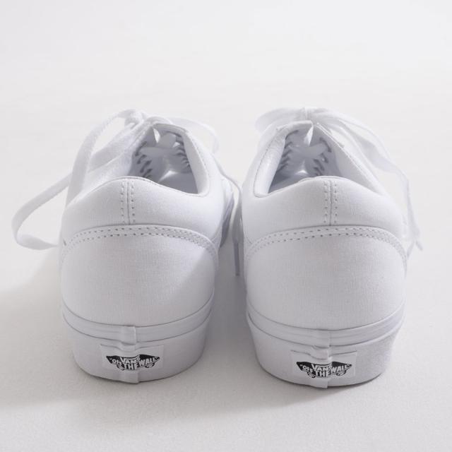 VANS バンズ ヴァンズ スニーカー メンズ レディース ユニセックス おしゃれ ブランド 定番 Old Skool オールドスクール ローカット 靴 くつ クツ シューズ ストリート シンプル 白 ホワイト 26cm 26.5cm 27cm 27.5cm 28cm 国内正規代理店 正規品 即日発送 [VN000D3HW00]