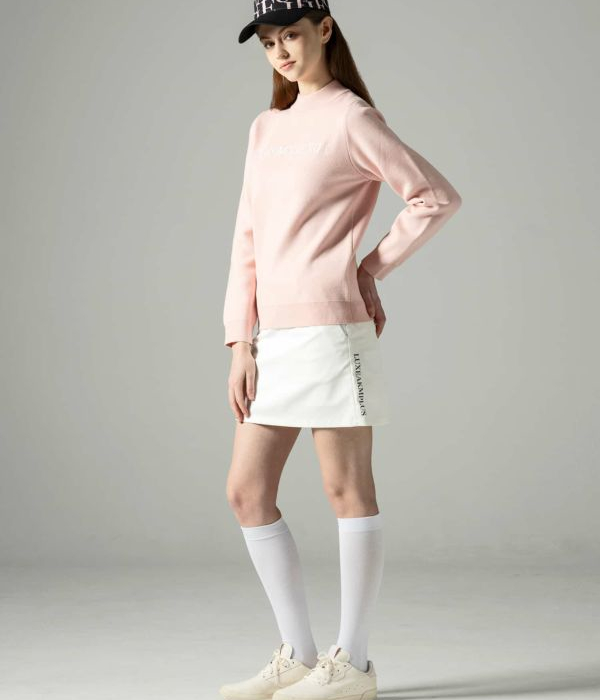 LUXEAKMPLUS リュクスエイケイエムプラス フロントロゴモックネック