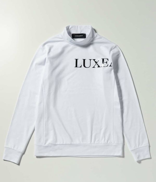 LUXEAKMPLUS リュクスエイケイエムプラス 光沢ロゴモックネックTシャツ