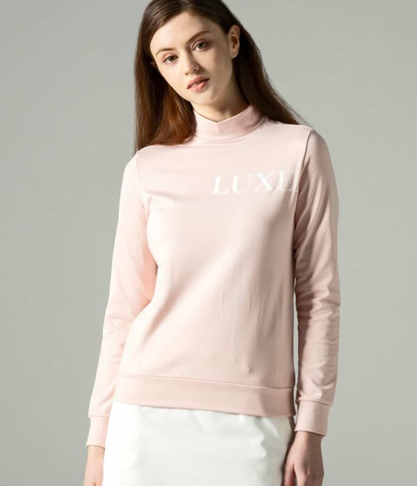 LUXEAKMPLUS リュクスエイケイエムプラス 光沢ロゴモックネックTシャツ 長袖 ゴルフ レディース 女性 GOLF スポーツ おしゃれ LUXEAKMPLUS リュクスエイケイエムプラス 光沢ロゴモックネックT