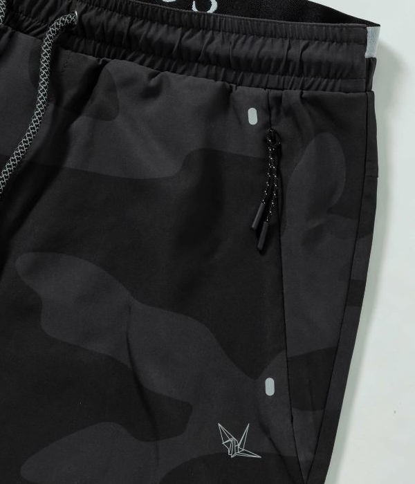 1Piu1uguale3 ブラックショートパンツ 1PIU1UGUALE3 GOLF - REGULAR SHORTS / ブランドロゴ レギュラー