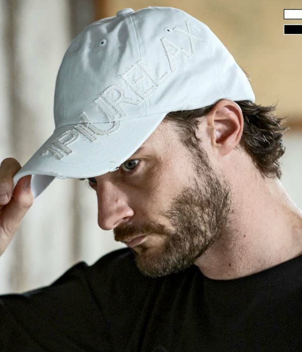 1PIU1UGUALE3 RELAX ウノピゥウノウグァーレトレ リラックス ダメージロゴアップリケキャップ 帽子 カジュアル スポーツ ブランド フリーサイズの通販は 5,465円