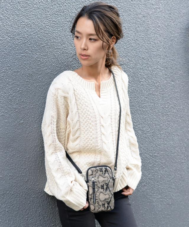 スマホポーチ ショルダー 財布 サコッシュ バッグ レディース ミニ 小さめ カード入れ お札入れ 小銭入れ 携帯 ショルダーバッグ お財布 の通販はau Pay マーケット Joknet