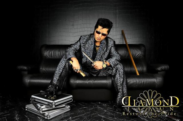 ダブル スーツ メンズ ヤクザ オラオラ系 ファッション 上下セット 服 紳士 派手 ヤンキー オラオラ 悪羅悪羅 DJ-SU156 菊家紋総柄 ゴールドブラウン 悪党の店 バースジャパン BIRTHJAPAN ダブル スーツ メンズ ヤクザ オラオラ系 ファッション 上下セット 服