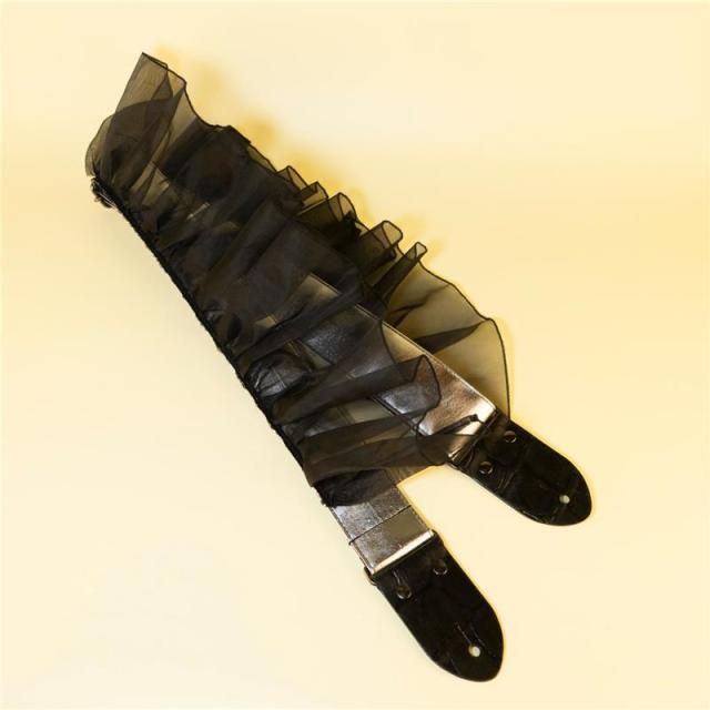 tsundrum_chan シルバー合皮黒フリルギターストラップ｜Silver Faux-Leather &amp; Black Ruffle Guitar Strap_2