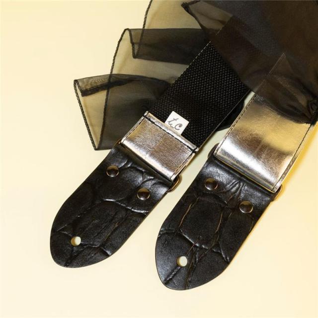 tsundrum_chan シルバー合皮黒フリルギターストラップ｜Silver Faux-Leather &amp; Black Ruffle Guitar Strap_4