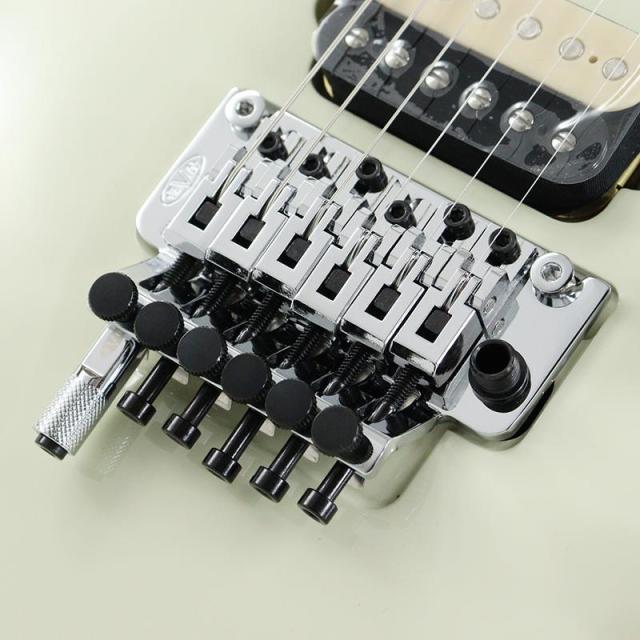 EVH MIJ Series Signature Wolfgang (Ivory/Ebony)_6
