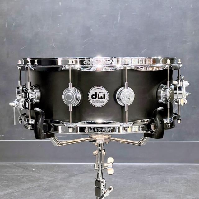 dw DRSO5514SSC107 [Collector’s Pure Maple Snare Drum 14×5.5 / Satin Ebony]