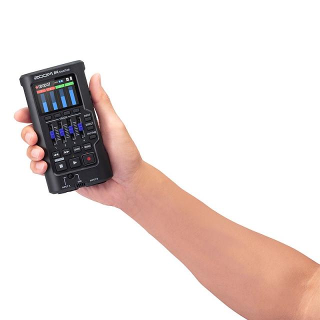 ZOOM R4 MultiTrak 【大幅値下げ！】(ズーム)(マルチトラックレコーダー)(32bitフロート)(USBオーディオ・インターフェース)_6
