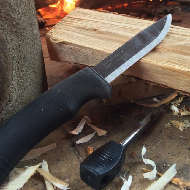 モーラナイフ ブッシュクラフトサバイバル ブラックブレード カーボン Morakniv | ナイフ キャンプナイフ キャンプ アウトドア キャンプ用品 アウトドア用品 料理 調理 登山 防災 ファイヤースターター バトニング 薪割り 刃厚3.2mm_8