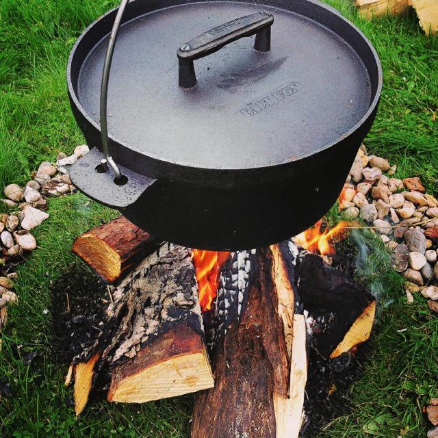 キャセロール ダッチオーブン 5.5L スケップシュルト 鍋 鉄鍋 耐熱 アウトドア キャンプ バーベキュー BBQ SKEPPSHUL IH・ガス・焚火・直火・オーブン対応