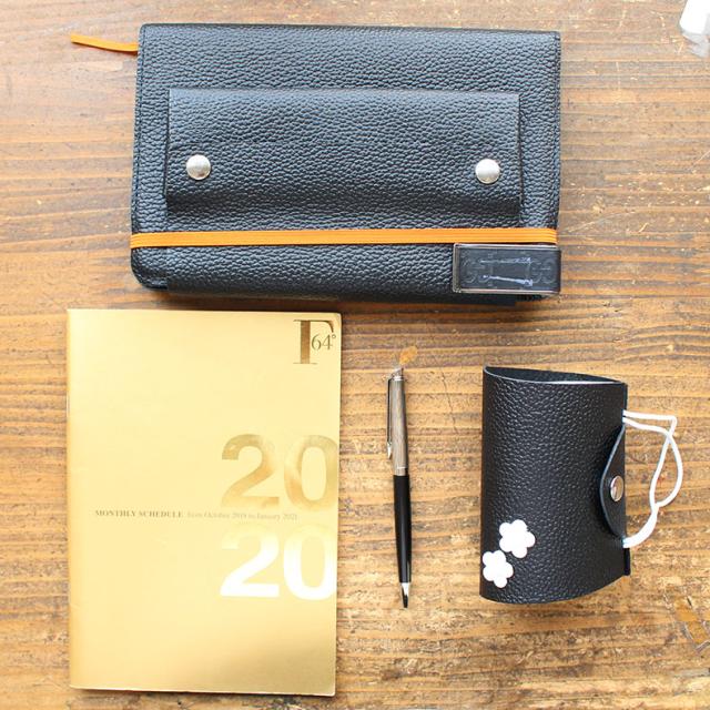 マスクケース 携帯用 おしゃれ ブランド マスク マスクカバー 折りたたみ 持ち運び 大きめ 小さめ 本革 レディース レザー 本革 日本製 の通販はau Pay マーケット 最安値挑戦 ファッションラボ