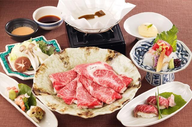 肉 ギフト 飛騨牛 養老ミート ロース 肩ロース すき焼き しゃぶしゃぶ 1kg 4〜6人前 冷凍 化粧箱入り ギフト 贈答用 黒毛和牛 牛肉 高級肉 サシ 霜降りの通販は 肉 ギフト 飛騨牛 養老ミート ロース 肩ロース すき焼き しゃぶしゃぶ 1kg 4〜6人前 冷凍 化粧箱入り ギフト 贈答用 黒毛和牛 牛肉 高級肉 サシ 霜降りの通販は