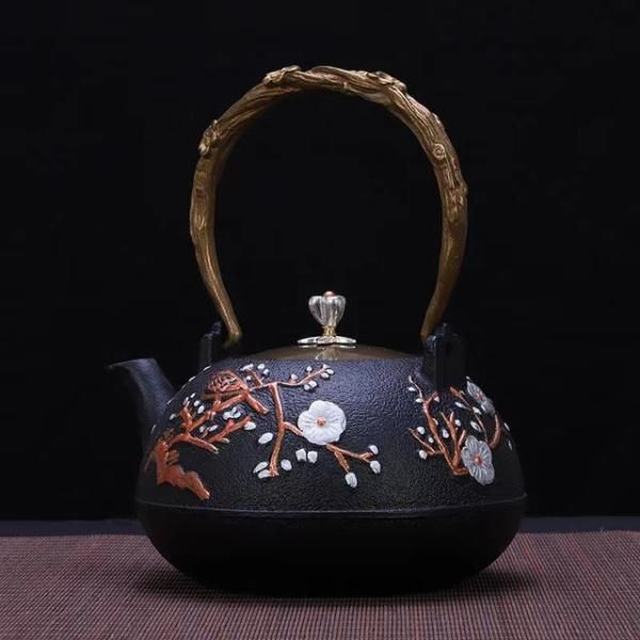 鉄瓶9型 姥口アラレ 直火専用 1100ml（1.1L） ( 岩鋳 やかん 湯沸かし てつびん 白湯 おすすめ 南部鉄器 結婚 出産 内祝い 引き出物 金婚式 ) 岩鋳 Iwachu 鉄瓶 9型平丸アラレ 黒焼付（釜焼） 1.1L 直火