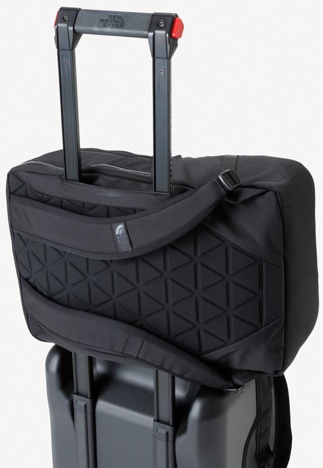 ザ・ノース・フェイス THE NORTH FACE アウトドア シャトルデイパック Shuttle Daypack リュック バックパック かばん 24.5L ビジネス 仕事 通勤 パソコン収納 機能的 高強度 シンプル  NM82329 K