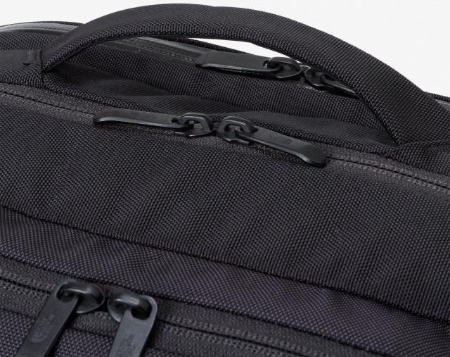 ザ・ノース・フェイス THE NORTH FACE アウトドア シャトルデイパック Shuttle Daypack リュック バックパック かばん 24.5L ビジネス 仕事 通勤 パソコン収納 機能的 高強度 シンプル  NM82329 K