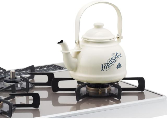 ロゴス LOGOS アウトドア レイリー・ホーローケトル 1.5L ケトル やかん 湯沸かし キャンプ BBQ バーベキュー 調理 料理 クッキング 直火OK 耐熱性 耐久性 レトロ 国産 81280041_1