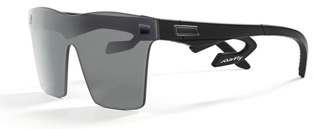 エアフライ Airfly AF-501スポーツカジュアルサングラス偏光レンズ装着モデル ブラックマット×偏光グレー 世界特許取得 鼻パッド無し サングラス 反射光 軽量 熱中症対策  AF501C1