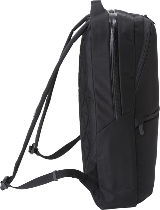 ザ・ノース・フェイス THE NORTH FACE アウトドア シャトルデイパックスリム Shuttle Daypack Slim リュック バックパック かばん 15.5L ビジネス 仕事 通勤 機能的 スリム シンプル  NM82330 K